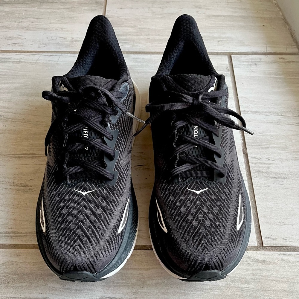 Hoka Clifton 9 - size 8.5 - Picture 2 of 7